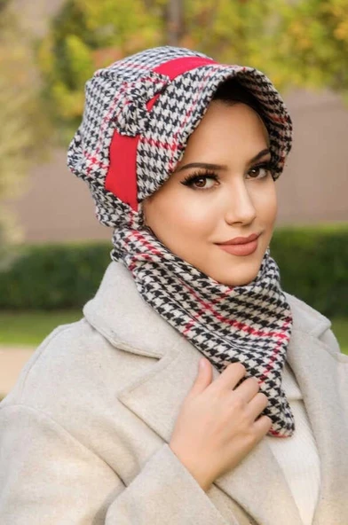 Aişe Tesettür Kırmızı Kazayağı FiyonkluTesettür Şapka Ve Etol Takım ürün görseli 1