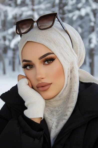 Aişe Tesettür Beyaz Triko Kışlık Spor Bone Hijab ürün görseli 1