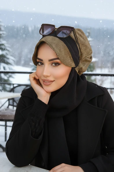 Aişe Tesettür Hardal Siyah Kare Desen Tesettür Şapka ürün görseli 1