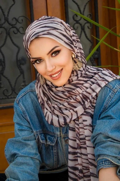 Aişe Tesettür Zebra Desenli Bone Hazır Şal ürün görseli 1