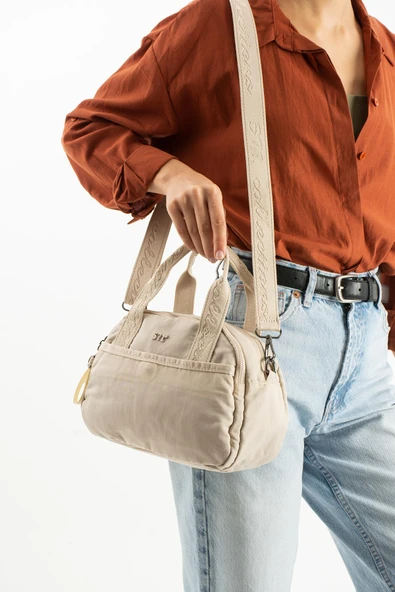 Yumuşak Dokulu Ultra Hafif, Esnek ve Su Geçirmez Polyamid Kumaş Omuz ve Kol Çantası Bej Model: (571-13-14H) ürün görseli 1