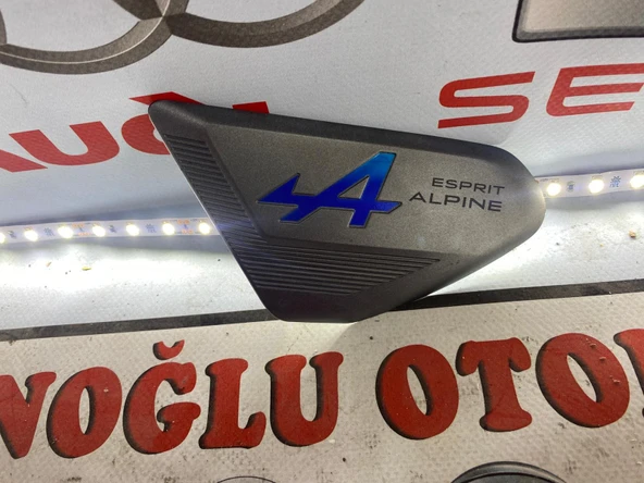 Clio 5-V Alpine Sağ Çamurluk Bandı Süsü 2020  990425979R ürün görseli 1