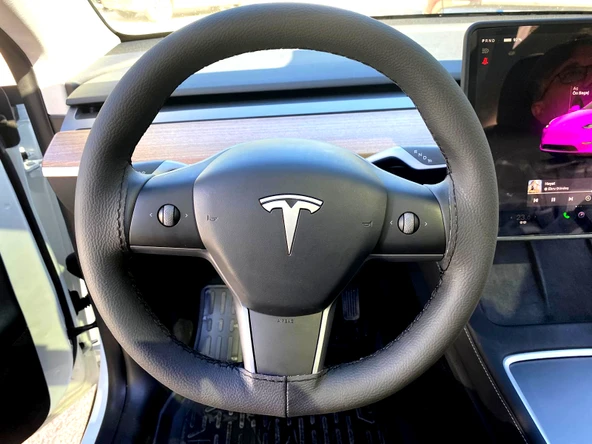DİKİŞLİ DİREKSİYON KILIFI SİYAH DERİ SİYAH DİKİŞLİ TESLA İÇİN ürün görseli 1