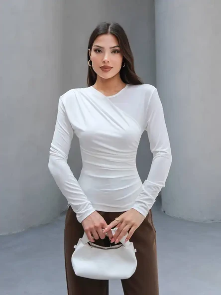 YANI BÜZGÜLÜ SANDY BLUZ - Resim 3