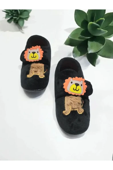 Gezer Erkek Çocuk Aslan Figürlü Kışlık Yumuşacık Ev Pandufu Cırtlı Siyah ürün görseli 1