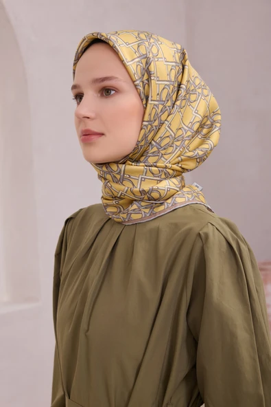 Geometrik Desen İpek Twill Eşarp 4214D01 ürün görseli 1