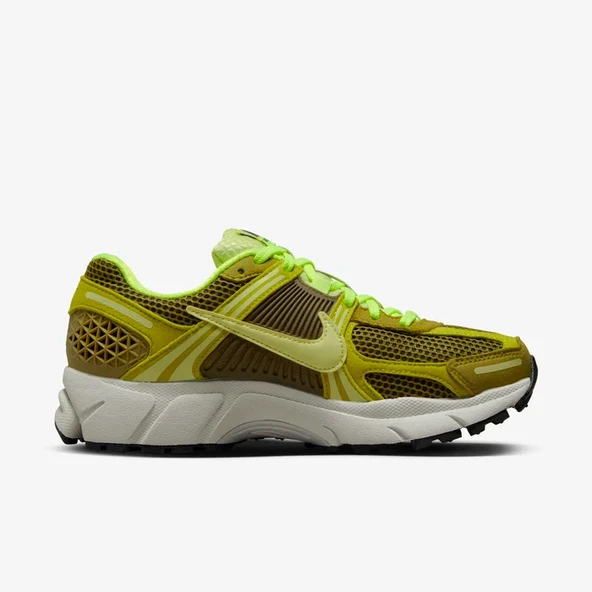 Nike WMNS ZOOM VOMERO 5 | FJ4738-300 ürün görseli 1