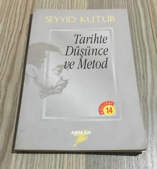 TARİHTE DÜŞÜNCE VE METOD (Sahafiye Kitap) ürün görseli 1