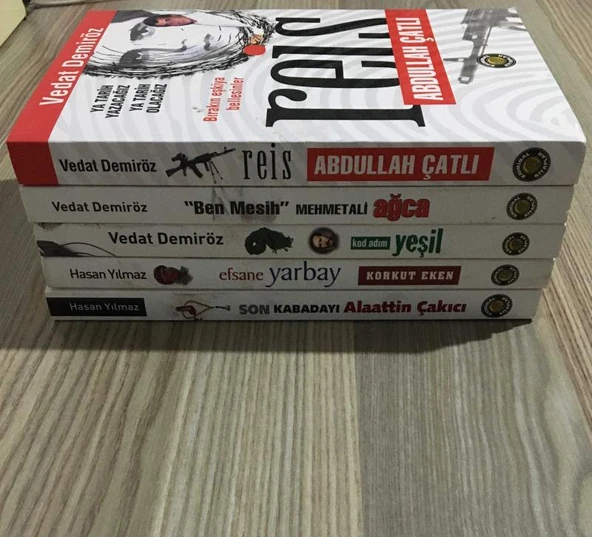 REİS ABDULLAH ÇATLI - BEN MESİH MEHMET ALİ AĞCA - KOD ADIM YEŞİL - EFSANE YARBAY KORKUT EKEN - SON KABADAYI ALAATTİN ÇAKICI ( 5 KİTAP ) (Sahafiye Kitap) ürün görseli 1