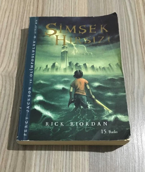 ŞİMŞEK HIRSIZI 1.KİTAP ( 15.BASKI ) (Sahafiye Kitap) ürün görseli 1