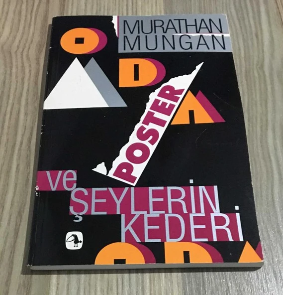 ODA, POSTER VE ŞEYLERİN KEDERİ - 2.BASKI - İMZALI - (Sahafiye Kitap) ürün görseli 1