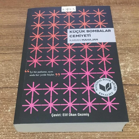 KÜÇÜK BOMBALAR CEMİYETİ (Sahafiye Kitap) ürün görseli 1