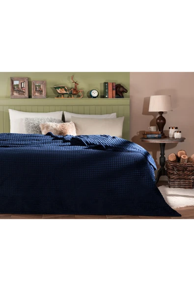 Madame Coco Emile Welsoft Polar Çift Taraflı Emboss Çift Kişilik Battaniye - Lacivert 200x220 cm ürün görseli 1