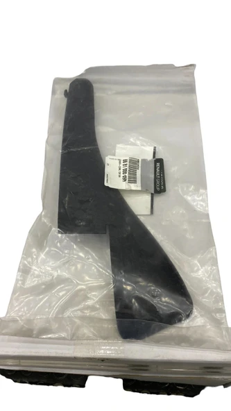 Ön Cam Izgarası Sağ Yan Köşesi Renault Master 3 668100009R MAİS ürün görseli 1