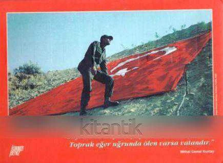 Poster "Bayrakları Bayrak Yapan Üstündeki Kandır, Toprak Eğer Uğruna Ölen Varsa Vatandır" 2,5 mm Kalınlığında Mukavva Poster ürün görseli 1