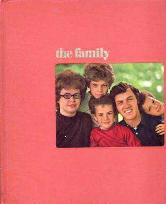 Human Behavior The Family - 1974 Yılı Bez Ciltli, Kuşe Kağıda, Renkli, Resimli, İlk Baskısı ürün görseli 1