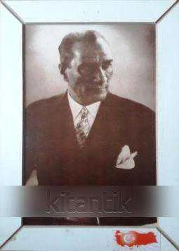 ATATÜRK RESMİ 4 (PORTRE)  - PASPARTU ÇERÇEVELİ 29 x 40 Cm. MUKAVVA ürün görseli 1
