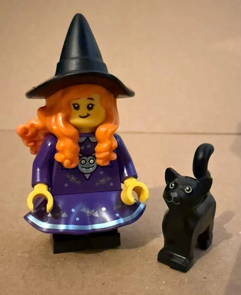 Orjinal Lego Minifigür Witch with cat ürün görseli 1