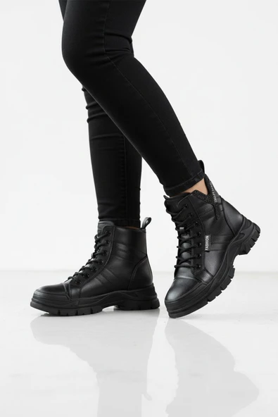 Siyah İçi Polarlı Kadın Sneaker Bot ürün görseli 1