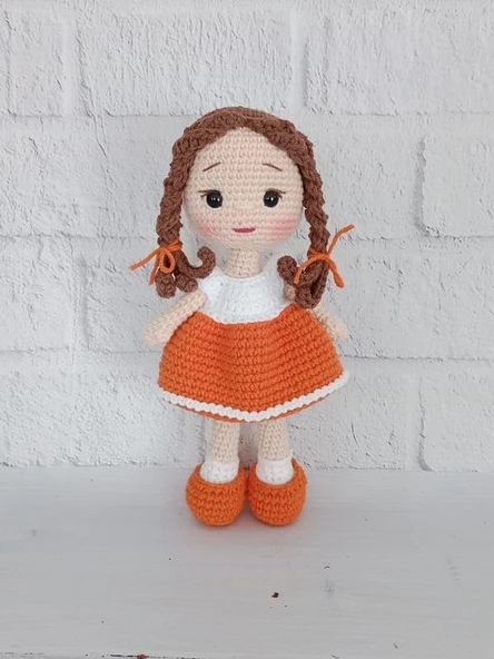 Turuncu Beyaz Nazlı Bebek Amigurumi Organik Anahtarlık Oyuncak ürün görseli 1