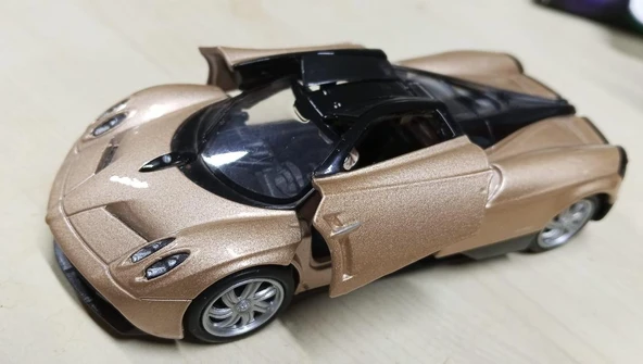 Oyuncak Metal Model Araba 1/36 Çek Bırak Gold Pagani Huayra ürün görseli 1