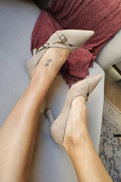 10 1102 Topukla Kadın Toka Detaylı 7cm Kadeh Topuk Stiletto ürün görseli 1