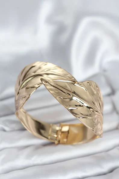 Pirinç Gold Renk Yaprak Model Kadın Bileklik - EBJ251025W38274 ürün görseli 1