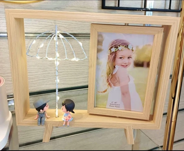 Ahşap Çerçeveli Çift Taraflı Işıklı Masaüstü Fotoğraf Çerçevesi (26.5x23.6 cm) BEBEKLİ ürün görseli 1