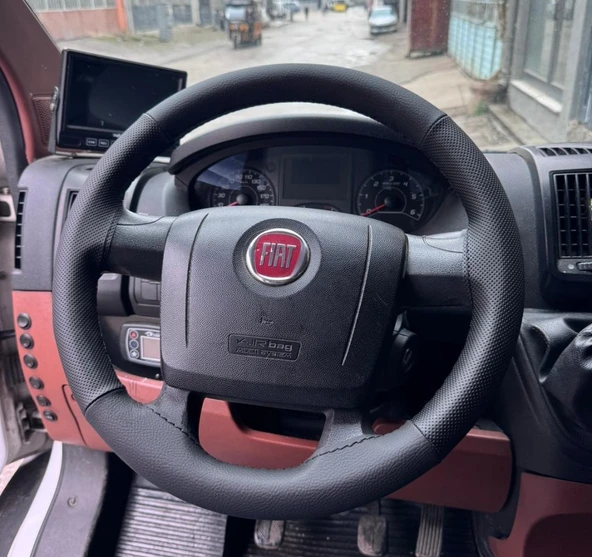 DİKİŞLİ DİREKSİYON KILIFI SİYAH DERİ NOKTALI DERİ SİYAH DİKİŞLİ FI.A.T DUCATO İÇİN FOTODAKİ DİREKSİYON ürün görseli 1