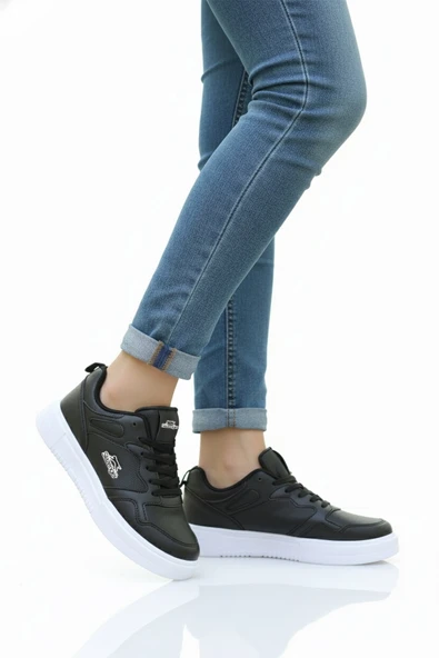 Siyah Beyaz Bağcıklı Unisex Spor Ayakkabı ürün görseli 1