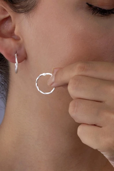 Gümüş Pazarım Burgu Model Rodyum Kaplama Kadın Gümüş Küpe ürün görseli 1
