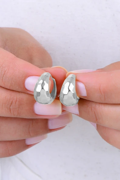 Gümüş rodyumlu üzeri desenli kavisli halka küpe SGTL12992RODAJ ürün görseli 1