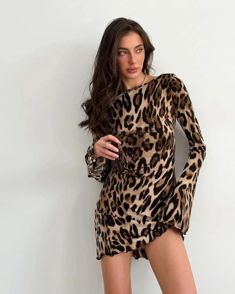 Kadın Uzun Kollu Sırtı Açık Bağlamalı Leopar Desenli Kısa Dalgıç Elbise ürün görseli 1
