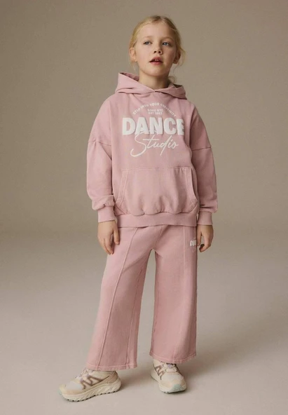 Cg Kids Dance kabartma baskılı kapşonlu 3 iplik kız çocuk alt üst takım süper kalite kumaş ürün görseli 1