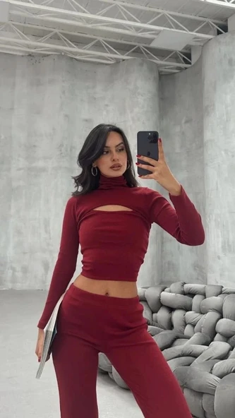 Kadın Uzun Kollu Pencere Detay Göğüs Dekolteli Bluz Ve Bol Paça Pantolon Ikili Takim ürün görseli 1