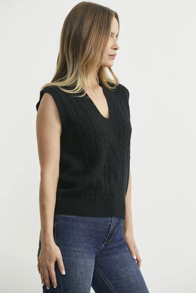 V Yaka Saç Örgü Triko Süveter - Siyah - Resim 4