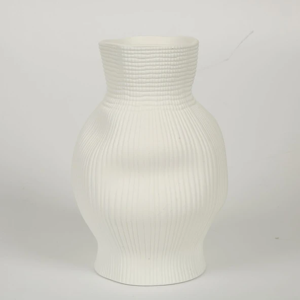 BEYAZ DARBELİ VAZO KISA 15*15*23 CM AK.JM00010 ürün görseli 1