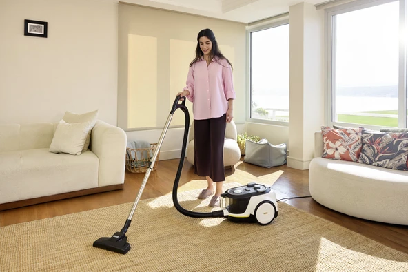 Karcher VCC 4 CycloneX Toz Torbasız Süpürge - Resim 4