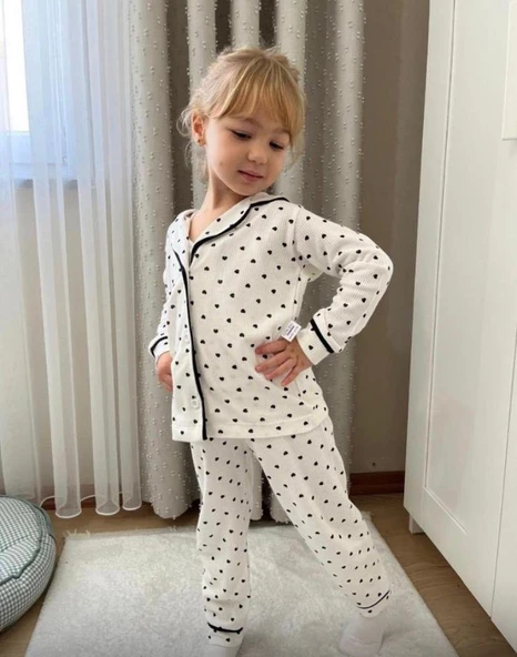 Cg Kids siyah Kalp desenli fitilli yumuşak kumaş düğmeli beli lastikli kız çocuk pijama alt üst takım ürün görseli 1