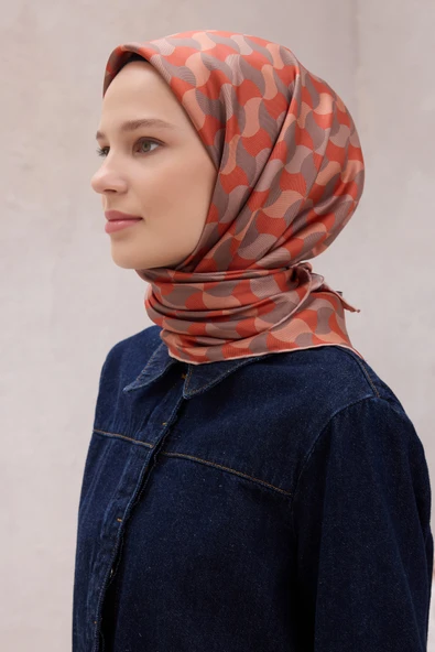 Geometrik Desen İpek Twill Eşarp 4211D01 ürün görseli 1