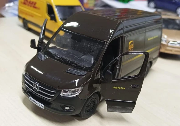 Kinsmart Oyuncak Metal Model Araba 1/36 Çek Bırak Mercedes Benz UPS Kargo Aracı ürün görseli 1