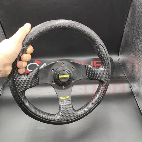 Momo Spor Yarış Direksiyonu-Ofsetsiz-Noktalı ve Kaymaz Desenli Deri 30cm ürün görseli 1
