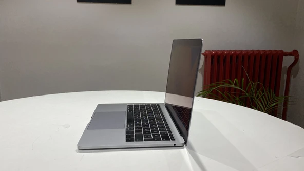 PTTAVM: A1708 MACBOOK PRO 13 inç 2017 NTB 2.3GHZ İ5, 8GB RAM