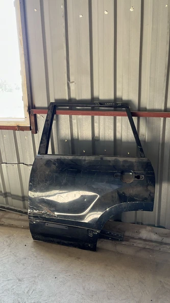 Suzuki Grand Vitara 2006-2012 Sol Arka Kapı Çıkma ürün görseli 1