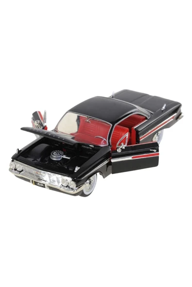 Metal 1:24 1961 Chevy Impala Model Araba - Resim 4