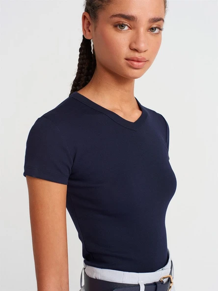 31673 DİLVİN V YAKA T-SHIRT ürün görseli 1
