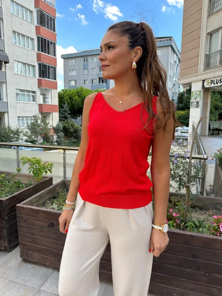 Askılı V Yaka Triko Bluz ürün görseli 1