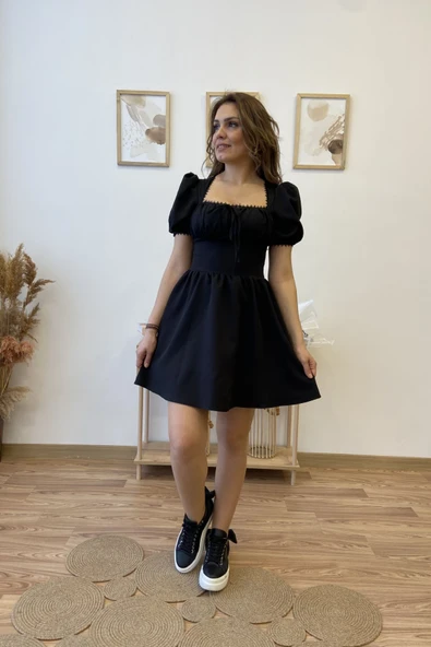 Dekolteli Dantel Detaylı Mini Kloş Elbise - Resim 3