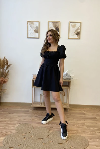 Dekolteli Dantel Detaylı Mini Kloş Elbise - Resim 6