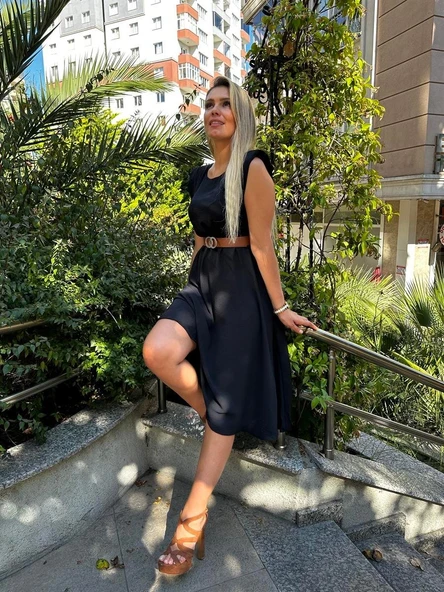 Vatkalı Kemerli Kloş Midi Elbise - Resim 2